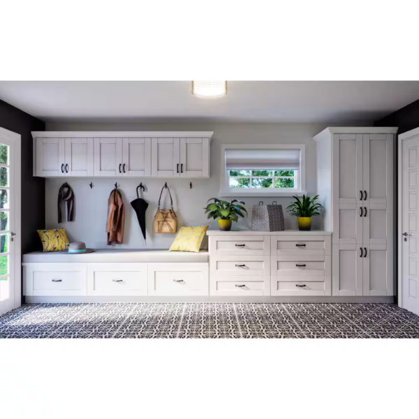 Mancos Bright White Shaker Assembled Base Kitchen Cabinet With a Pull Out (18 in. W x 34.5 in. H x 24 in. D)
